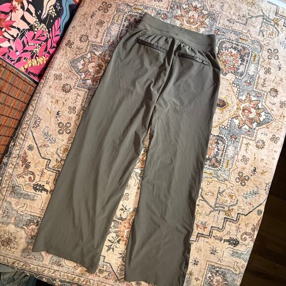 Athleta Nolita Wide Leg Pants Army Green Outdoor Athletic Gym Yoga Pant Size 10 - Picture 2 of 13